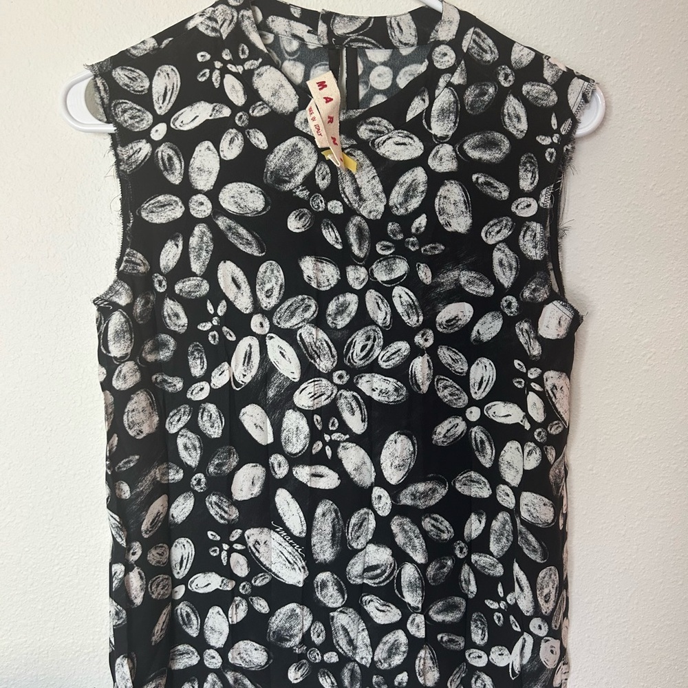 Marni Black and White Sleeveless Blouse with Mandarin Collar